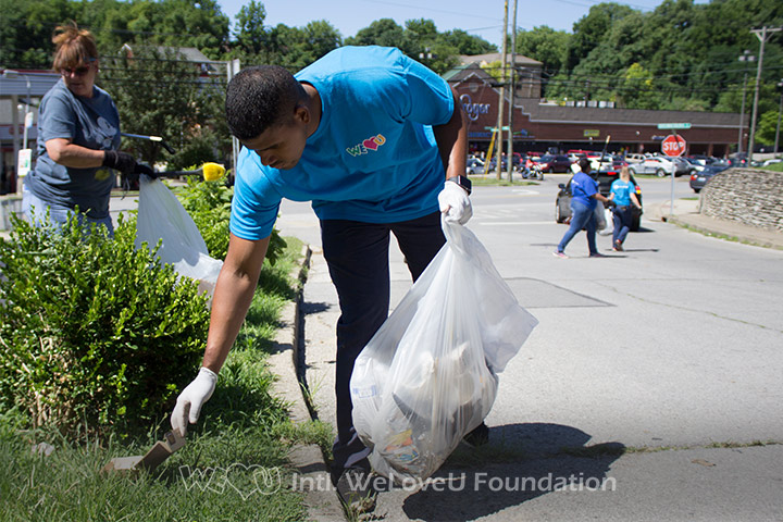 WeLoveU volunteers clean Bingham Park in Kentucky.