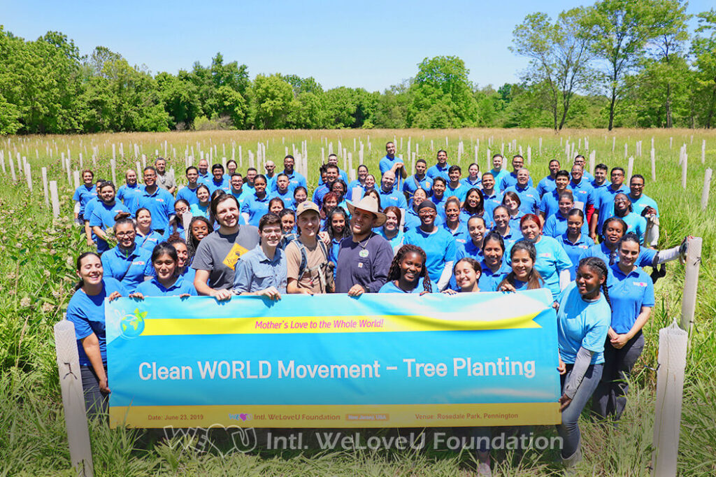 Group photo of WeLoveU volunteers